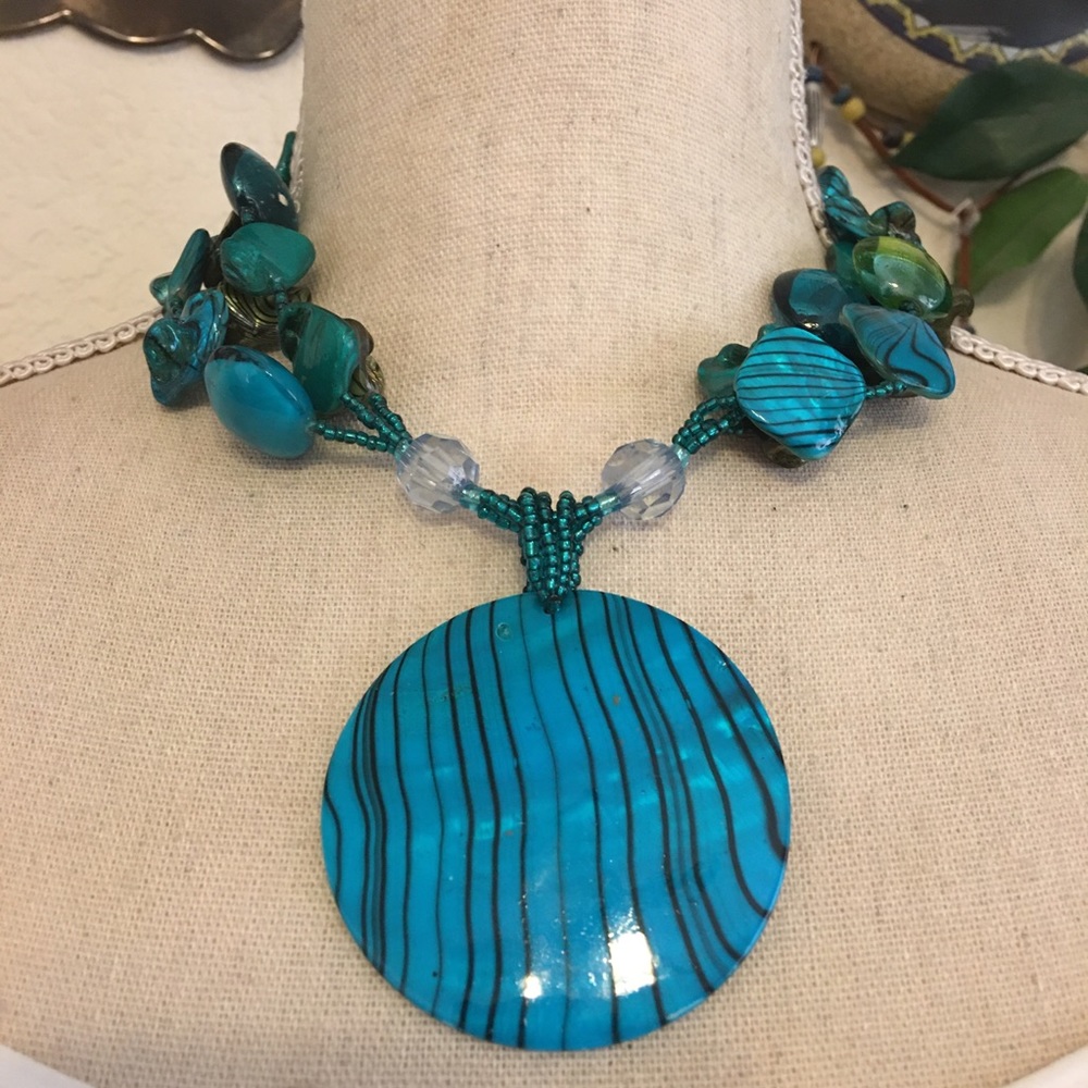 Erica blue & green tone painted shell jewelry set